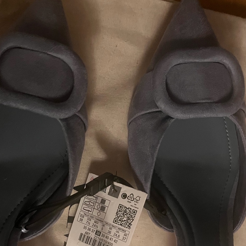 Zara Brand New 
Slingback Heels Size 8 (39) - Picture 8 of 8